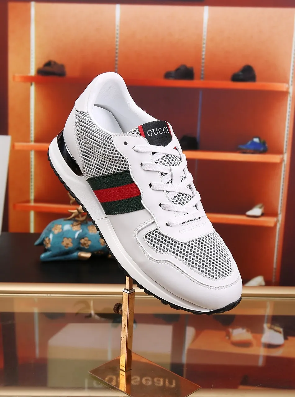 Factory price: 400💰 (GUCCI) The latest summer model from the official website🎁🎁casual and fashionable men's shoes👟, hot style💥The version is simple and elegant, exclusive for trendy men, trendy mesh fabric ➕The inner lining is made of sheepskin, soft and comfortable, black and white two-color optional, code number: 38-44, customized 45